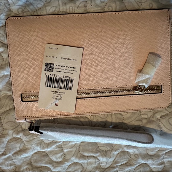 NWT Kate Spade medium wristlet - Picture 3 of 3